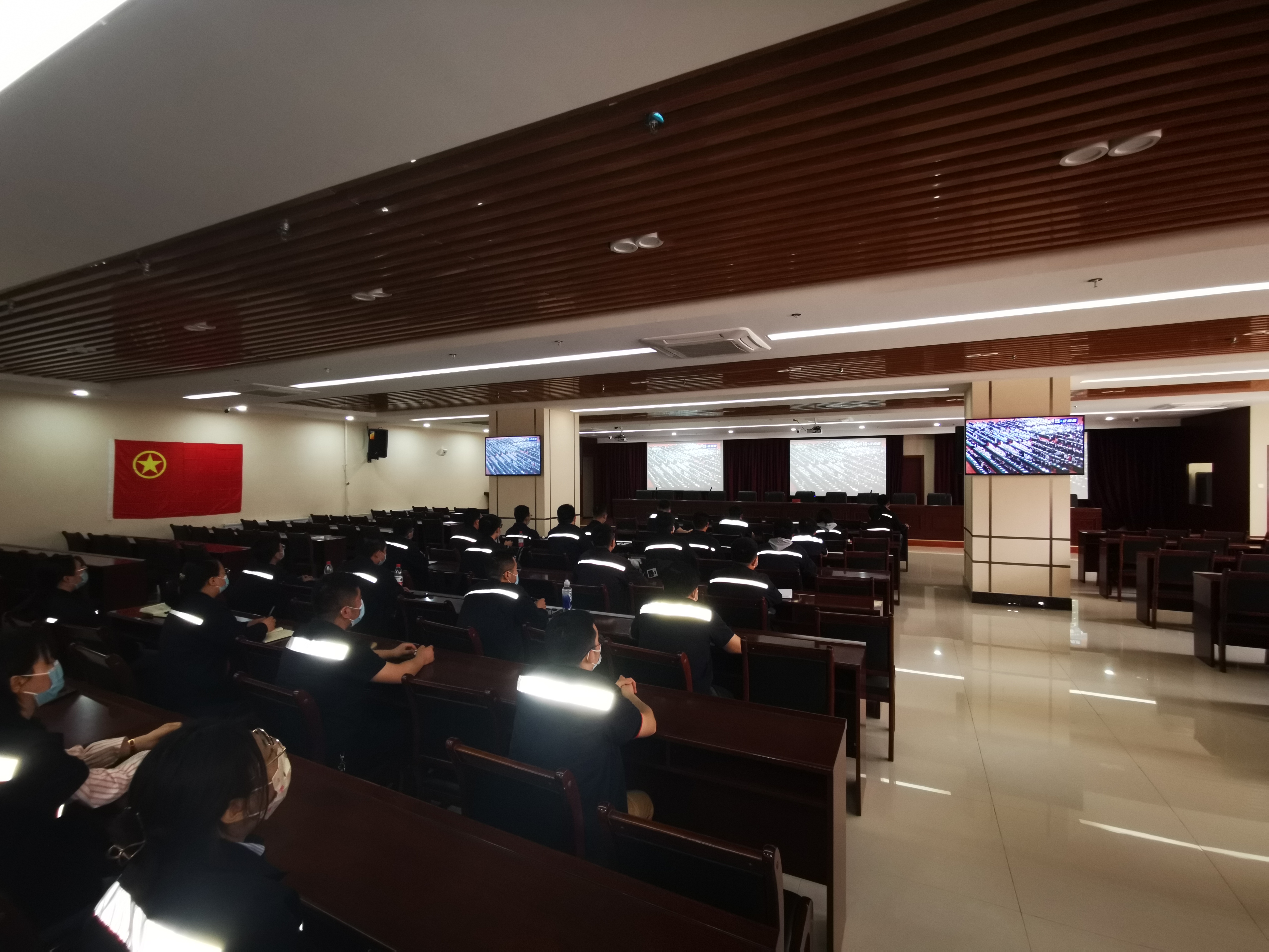 2022年5月10上午10时，兰州市轨道交通有限公司运营分公司通号部团总支收听收看庆祝中国共产主义青年团成立100周年大会.png