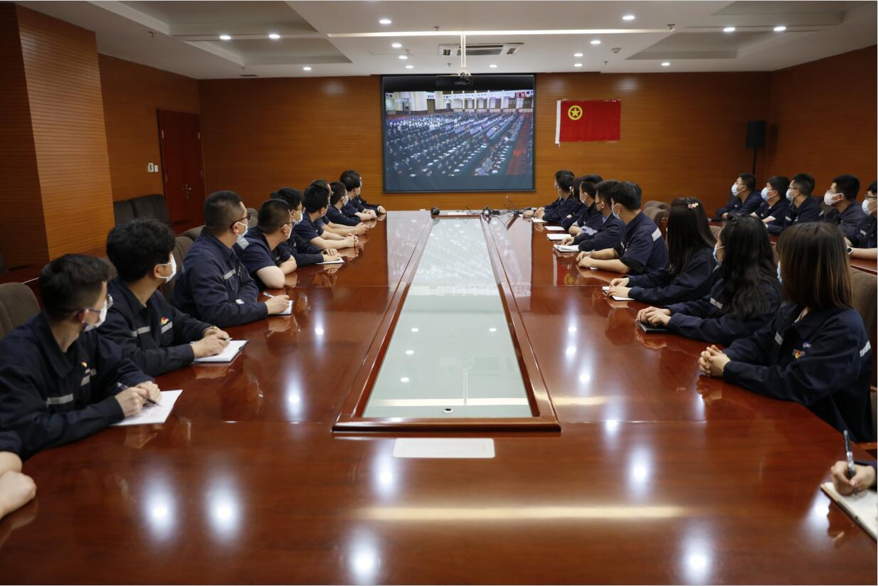 市轨道公司组织青年团员收听收看庆祝中国共产主义青年团成立100周年大会(1).jpg